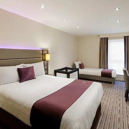 Premier Inn London Gatwick Airport East 크롤리 외부 사진