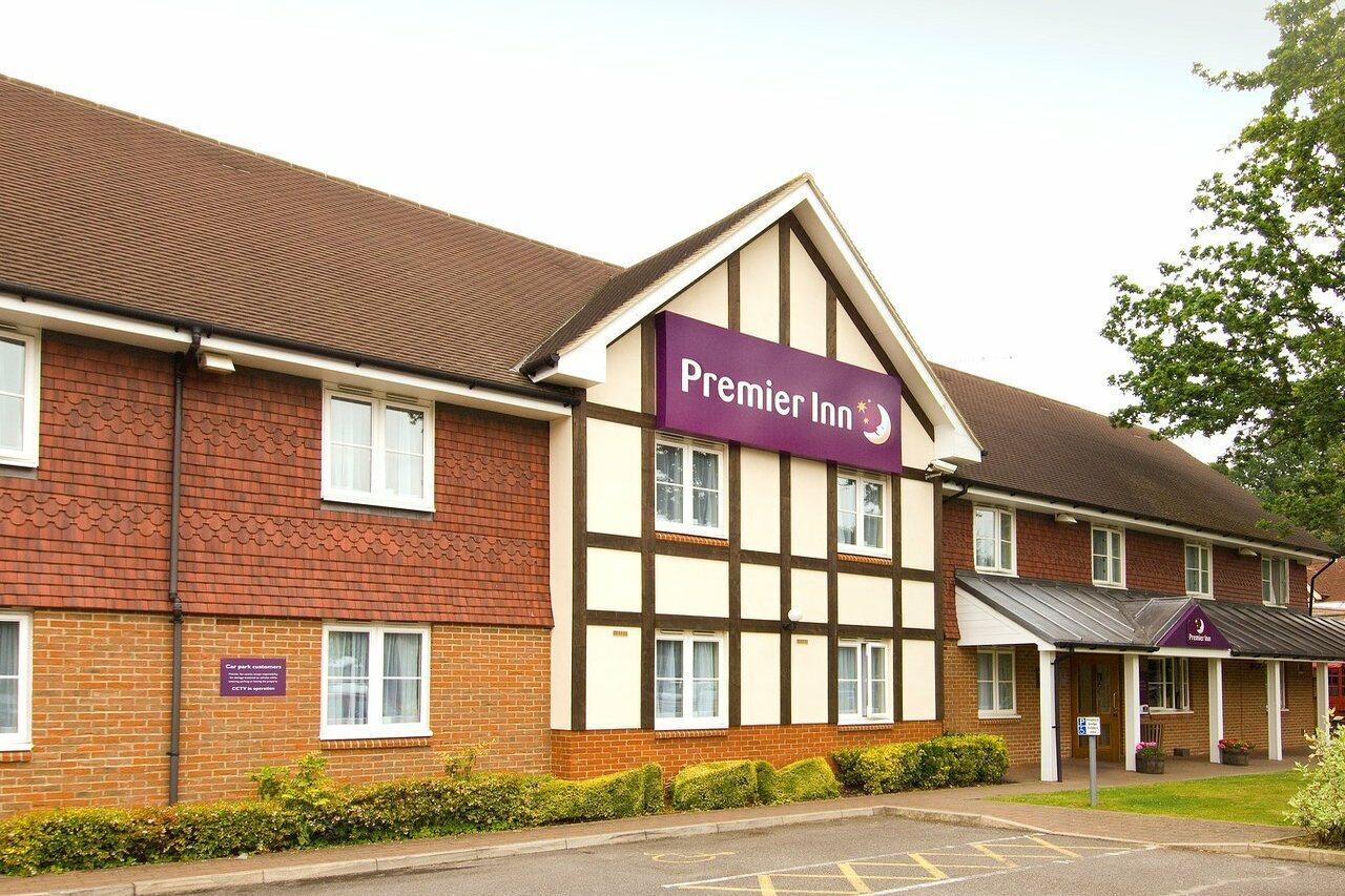 Premier Inn London Gatwick Airport East 크롤리 외부 사진