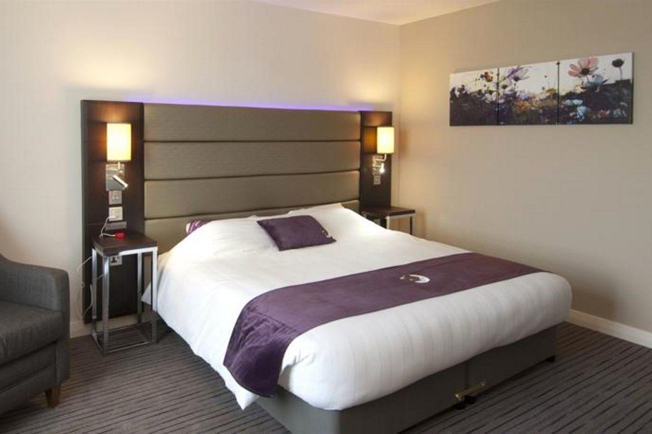 Premier Inn London Gatwick Airport East 크롤리 외부 사진