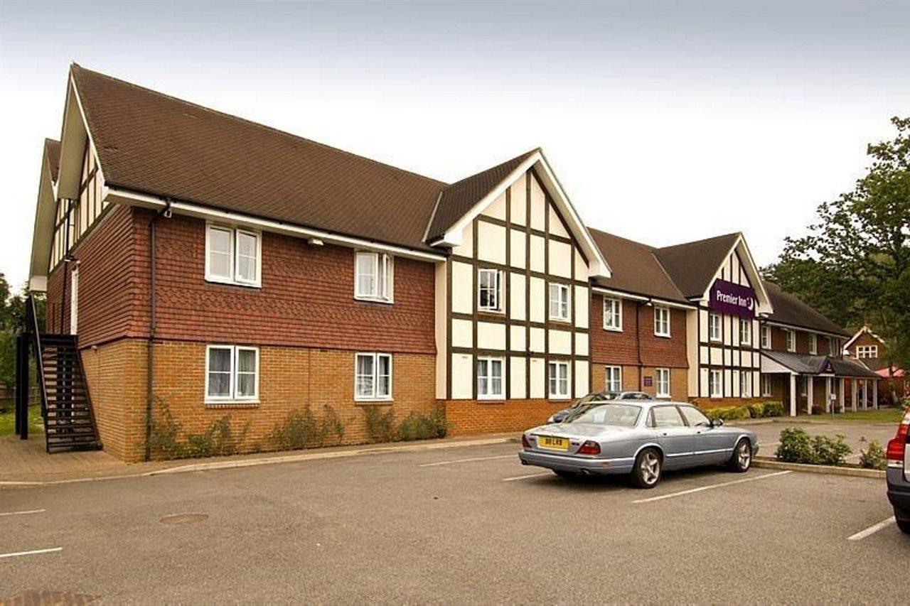 Premier Inn London Gatwick Airport East 크롤리 외부 사진