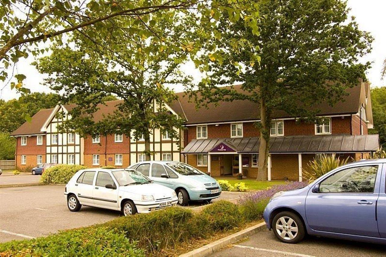 Premier Inn London Gatwick Airport East 크롤리 외부 사진