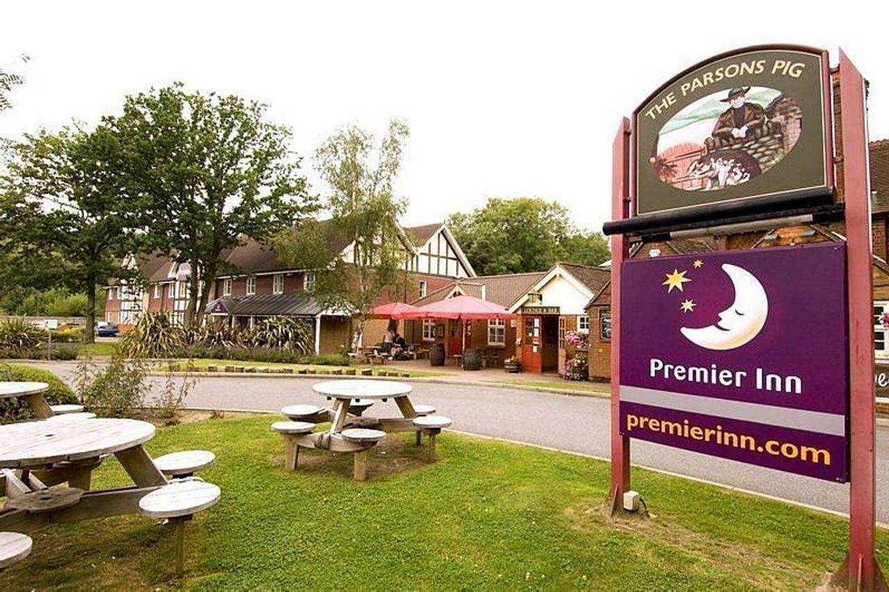 Premier Inn London Gatwick Airport East 크롤리 외부 사진