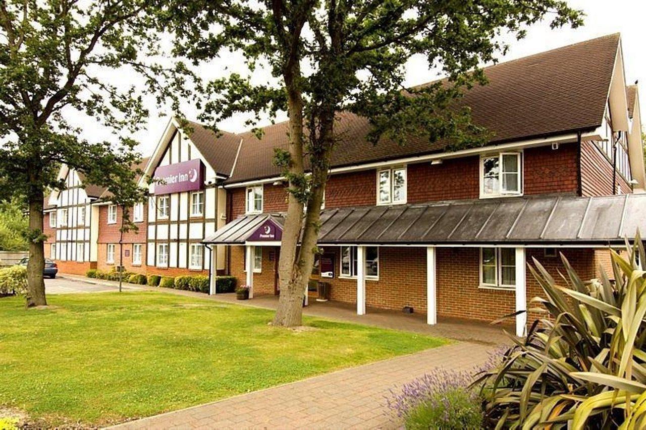 Premier Inn London Gatwick Airport East 크롤리 외부 사진