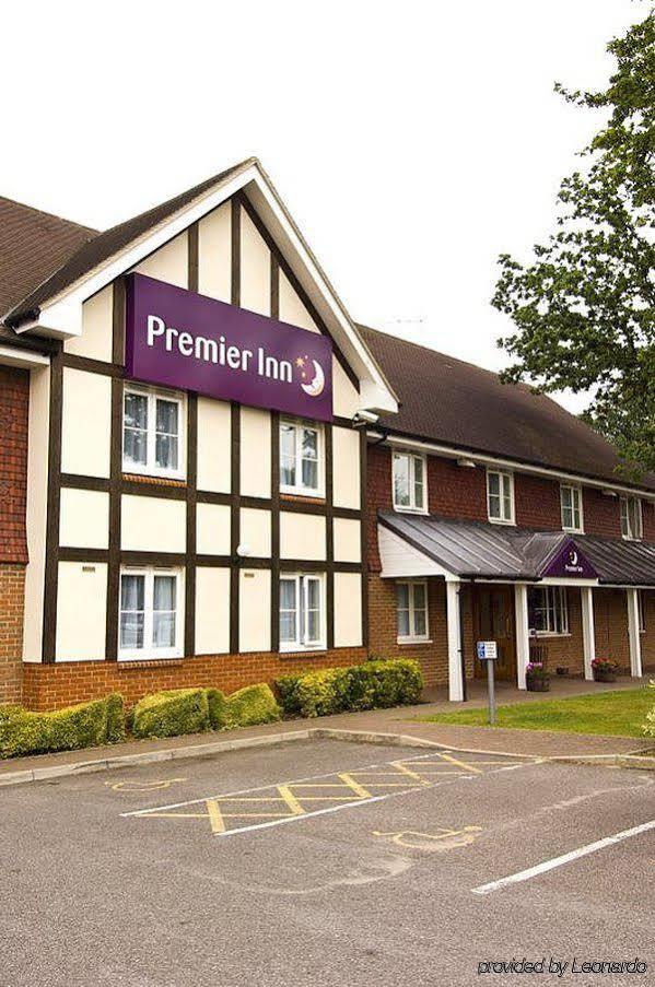 Premier Inn London Gatwick Airport East 크롤리 외부 사진