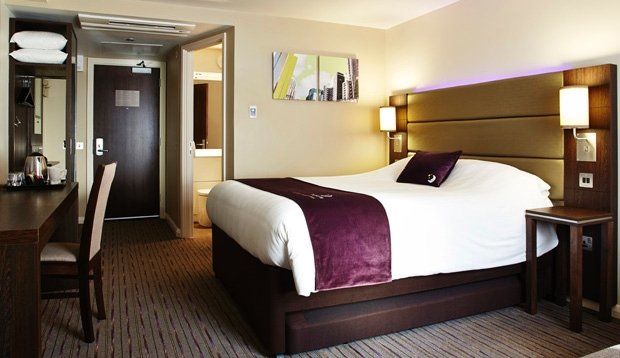 Premier Inn London Gatwick Airport East 크롤리 외부 사진